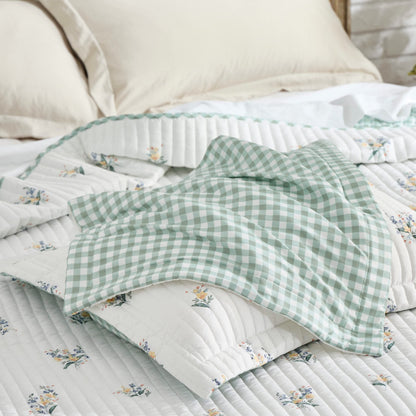 Bedsure Floral Quilt Queen Size - Reversible Botanical Floral Comforter, Spring Lightweight Bedspread Quilted Bedding, Soft Microfiber Coverlet for All Seasons (90"x96")