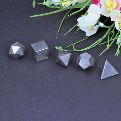Crocon® Golden Pyrite 5pcs Platonic Solids Crystal Geometry Set Platonic Solids Sacred Geometric Stones for Meditation Reiki Balancing Healing Chakra Stone Cleansing Spiritual Good Luck 15-20 mm