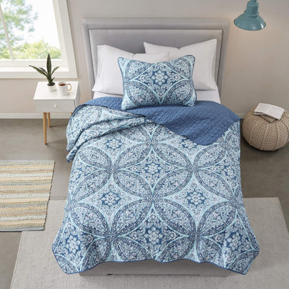 Comfort Spaces Reversible Quilt Set-Vermicelli Stitching Design All Season, Lightweight, Coverlet Bedspread Bedding, Matching Shams, Twin/Twin XL (66 in x 90 in), Gloria Damask Aqua 2 Piece