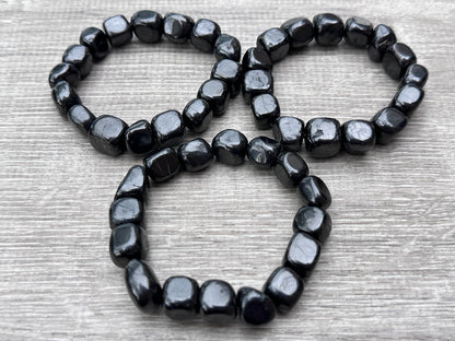 GAF TREASURES Shungite Crystal Nugget Bracelet, Genuine Shungite Tumbled Gemstone Bracelet, Healing Crystal Bracelet, Gift for Men & Women (1)