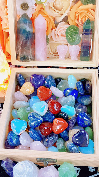 QINJIEJIE 10 PCS Green Aventurine Crystal Thick Heart Healing Crystals Polished Love Heart Shaped Stones Bulk Gemstones Set Palm Worry Stone Reiki Green Crystal Worry Stone Love Gift for Teacher