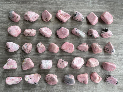 GAF TREASURES 5 Pcs Rhodonite Tumbled Stones, Polished Rhodonite Gemstone, Rhodonite Healing Crystals (Rhodonite)