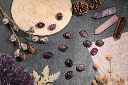 CrystalTears Amethyst Crystal Witches Rune Stones Healing Crystals Gemstone Engraved with Reiki Rune Symbol Natural Amethyst Stones Set for Witchcraft Reiki Healing Divination Meditation