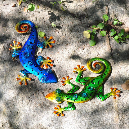 wotieuns Metal Gecko Wall Decor Lizard Wall Sculpture Garden Art Hanging Indoor Outdoor Suitable for Patio Porch Fence Living Room Patio Decor.