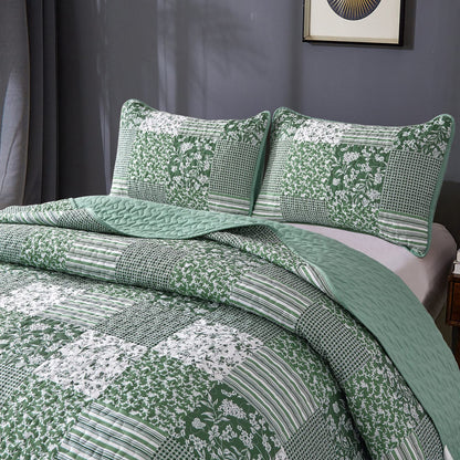 Mybedsoul Green Boho Queen Quilt Set, 3-Piece Reversible Soft Plaid Floral Bedding Set with 2 Pillow Shams - Sage Green Queen Size Quilt Bedspread Coverlet Set 90” x 96”