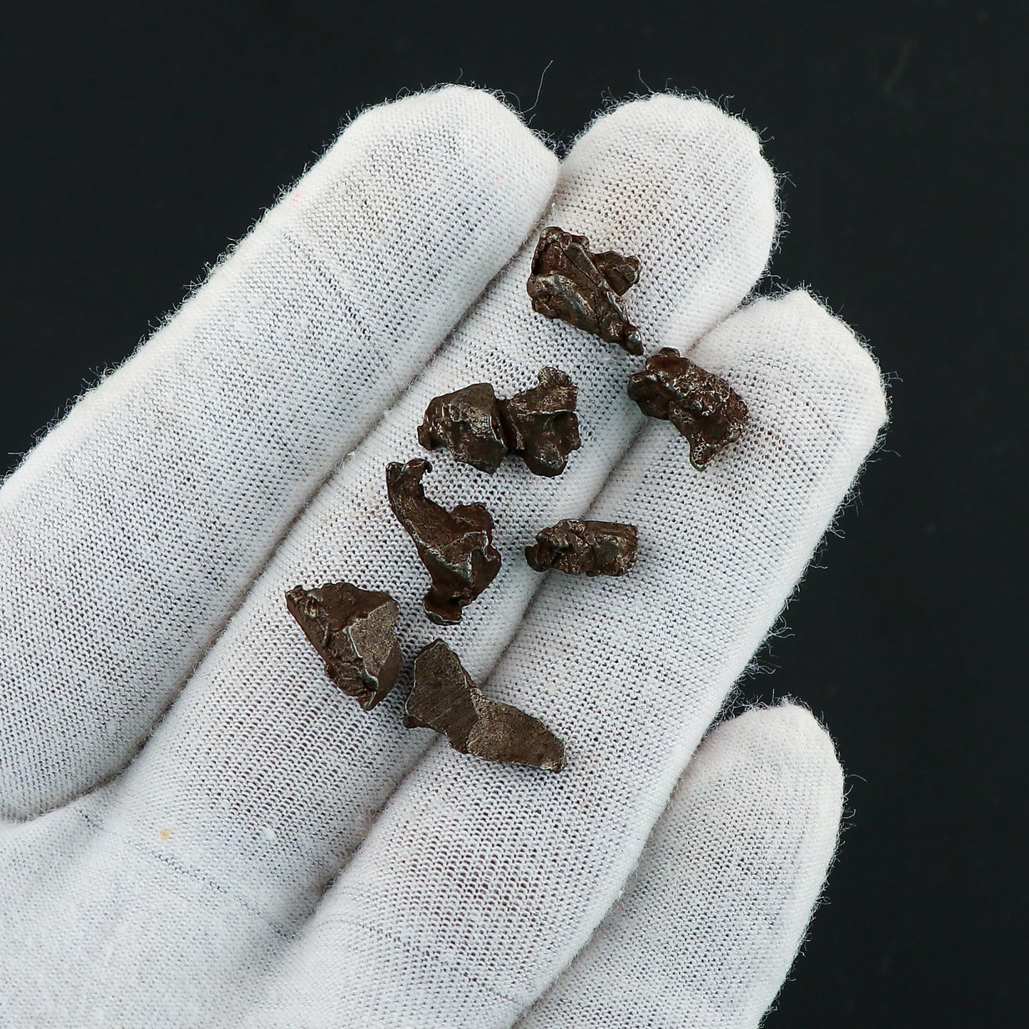 CRYSTALIS 30 carats Natural Meteorite Raw Crystals, Loose Gemstone, Wholesale Bulk Rough Jewelry Making Supply, Chakra Healing Raw Stones, Wire Wrapping, DIY, Gem Collection, Size : 4-6mm