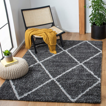 SAFAVIEH August Shag Collection Accent Rug - 4'5" x 6'5", Dark Grey & Ivory, Non-Shedding & Easy Care, 1.25-inch Thick Ideal for High Traffic Areas in Foyer, Living Room, Bedroom (AUG531G)